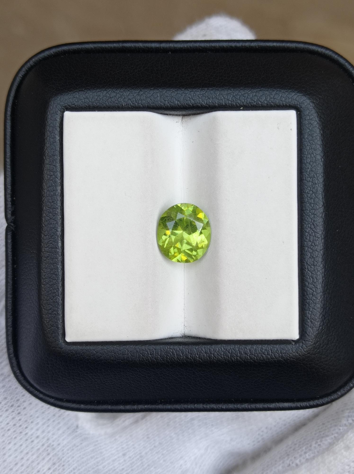 2.5ct Peridot Gemstone- Olivine - Chrysolite Gem - August Birthstone -  9x8x5mm