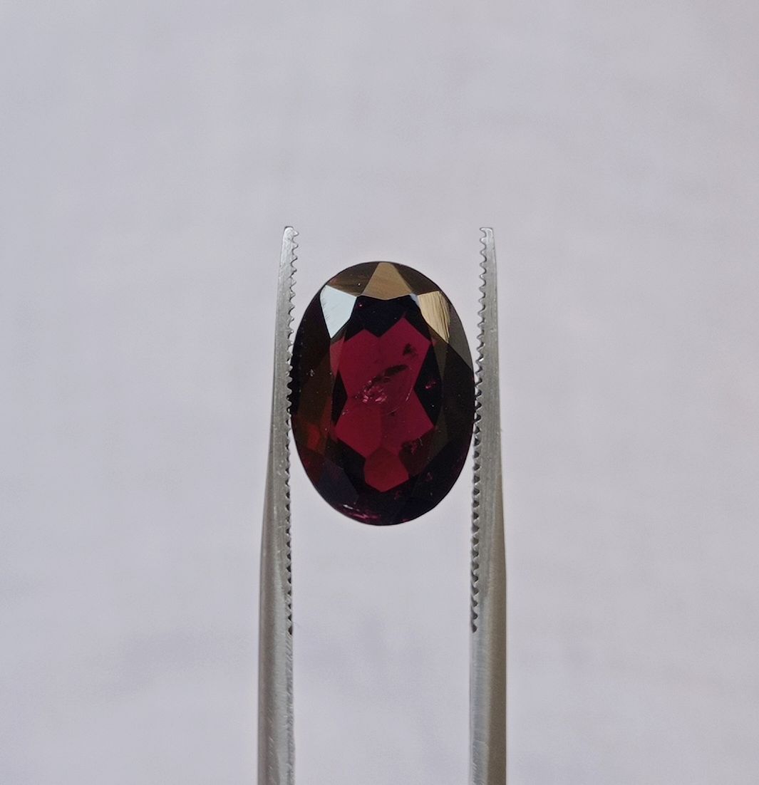 6.3ct Rhodolite Garnet - Natural Faceted Rhodolite Garnet - Symbolizing Love, Strength, and Inspiration - 14x10x5mm