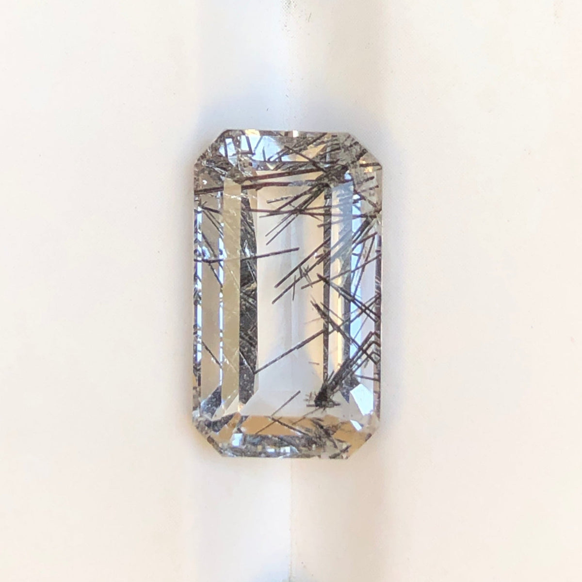 7.3 قيراط من الكوارتز التورماليني الأسود - كوارتز روتيل أسود