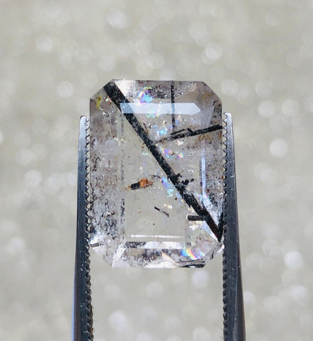 7.3 قيراط من الكوارتز التورماليني الأسود - كوارتز روتيل أسود