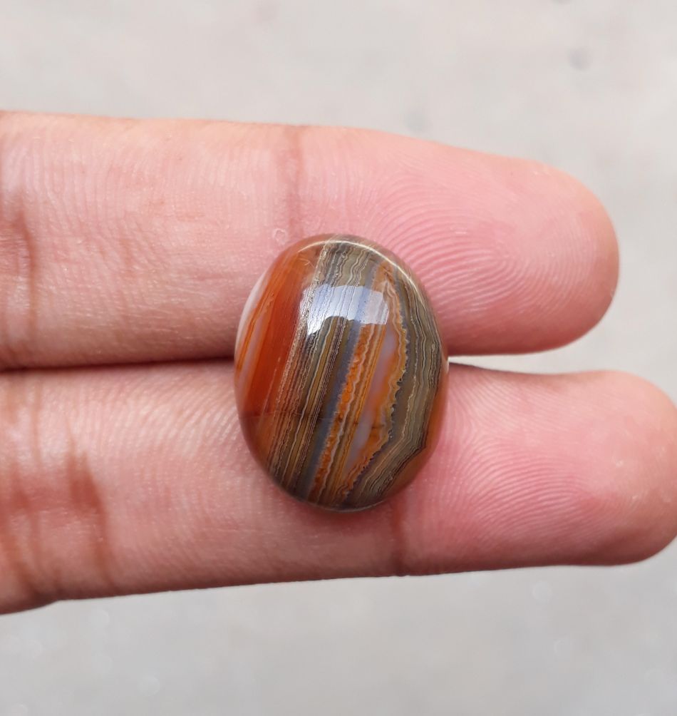 28.45 Banded Agate with Unique Pattern - Sulaimani Aqeeq - 27x17x8mm