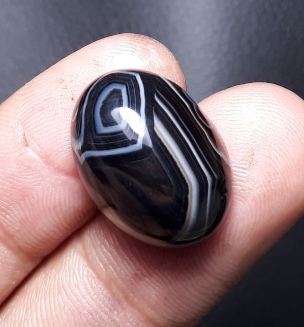 Onyx Agate Cabochon - Sulaimani Aqeeq - 20x15mm