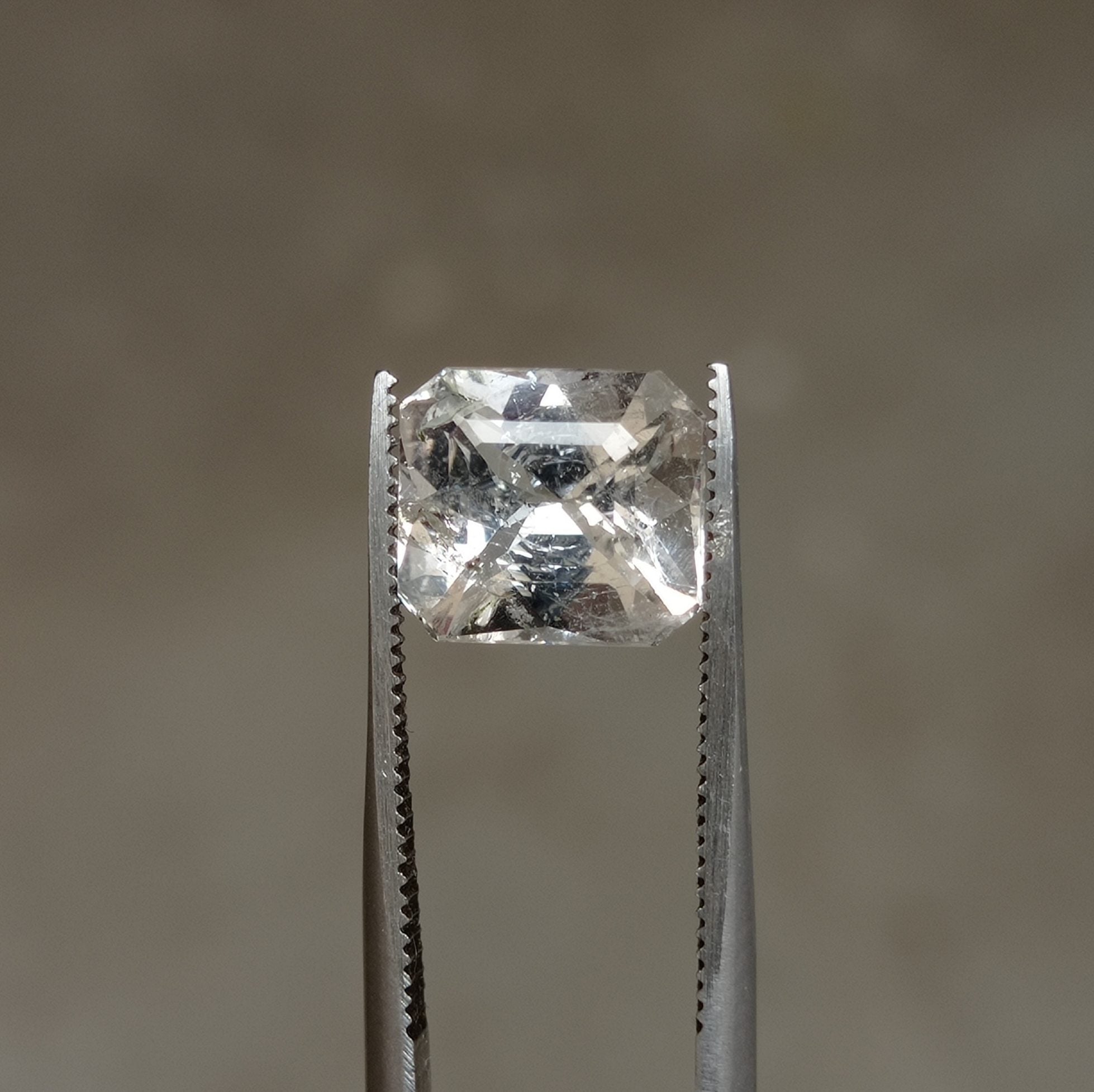 4.5ctTopaz - Whie Topaz Faceted Gemstone - Novemeber Birthstone - White Pukhraj - 9.7x8.5mm