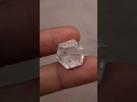 16.50ct Black Tourmalated Quartz - Black Rutile Quartz - Rutilated Quartz