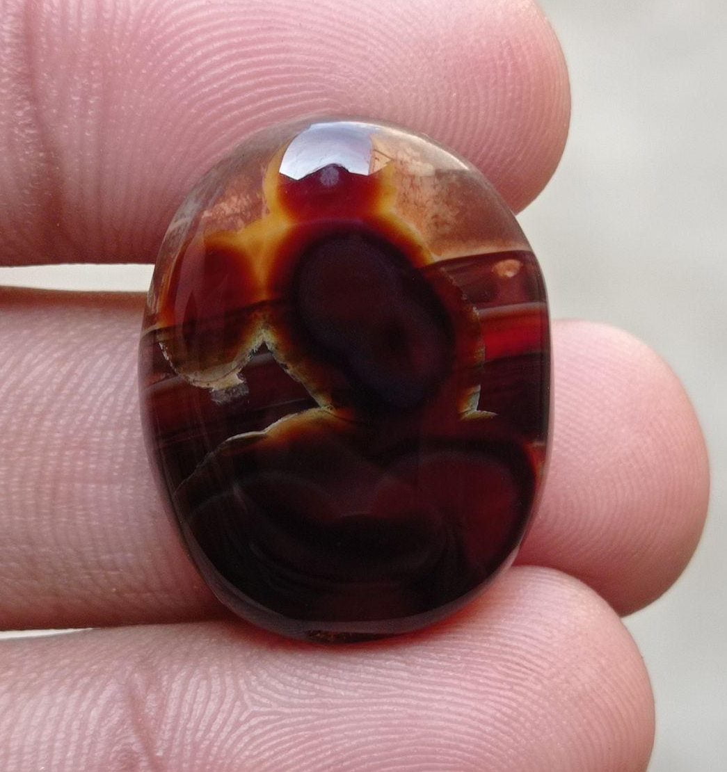 31.6ct Abstract Pattern in Agate - Sulaimani Aqeeq - 28x21x6mm