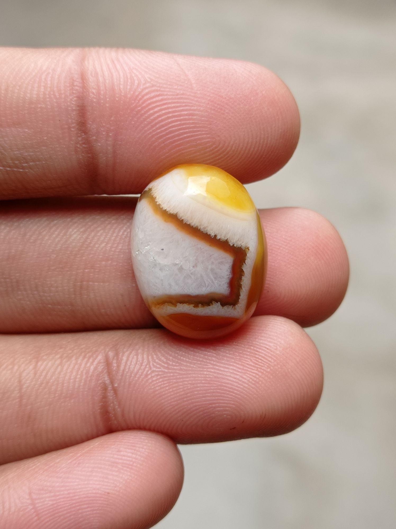 26ct Banded Agate Cabochon - Sulaimani Aqeeq - 23x18mm