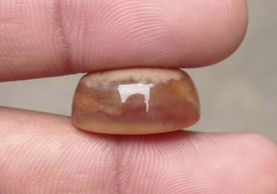 Light Brown Creamy Agate - Sulaimani Aqeeq - 20x15x10mm