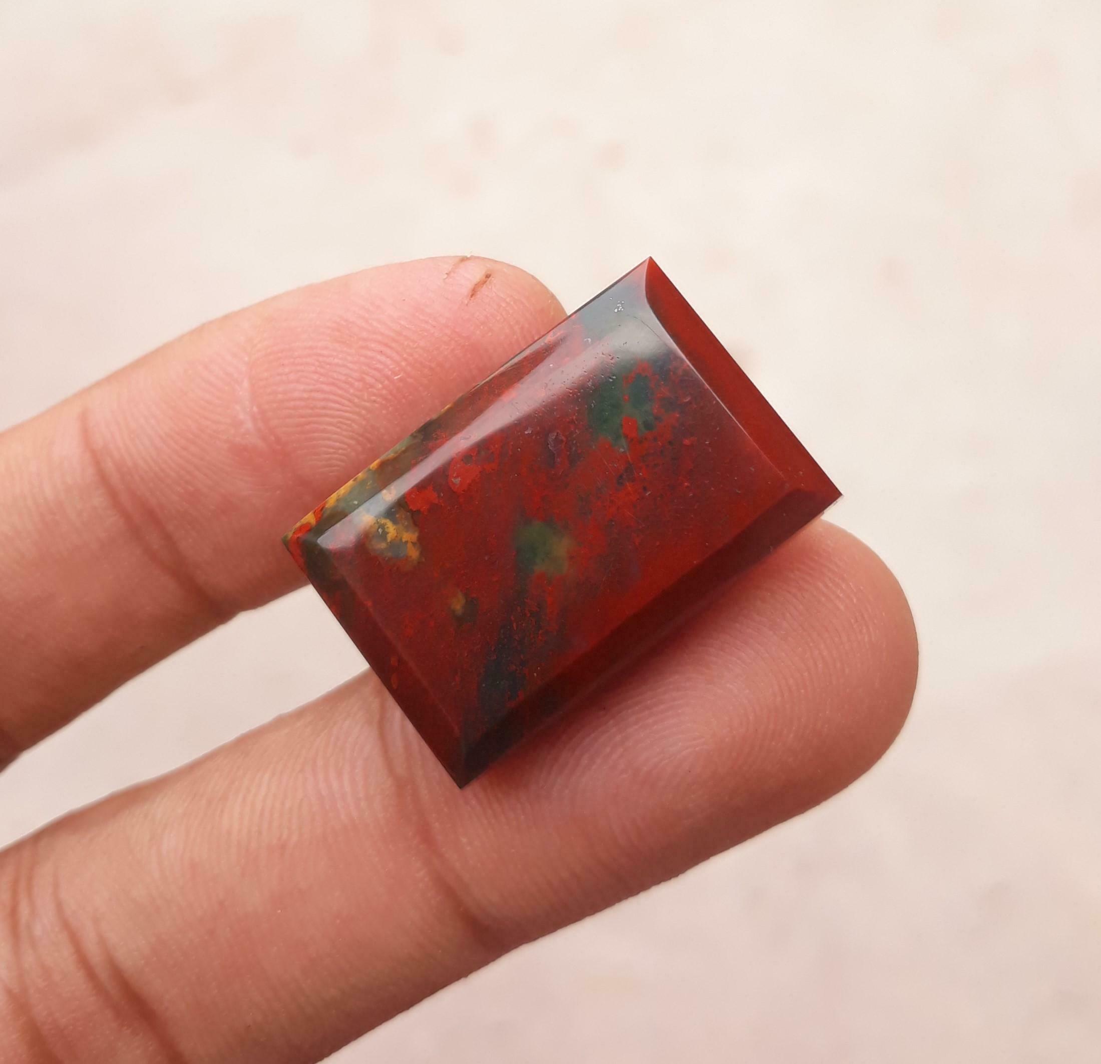 31.6ct Natural High Quality Blood Stone - Heliotrope - Dimension -24.6mm X 17.3mm