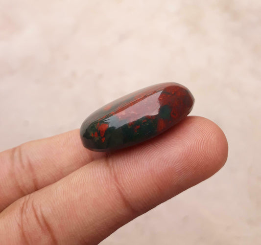 66.7 克拉天然优质血石 - 天芥菜 - 尺寸-33 毫米 x 26 毫米