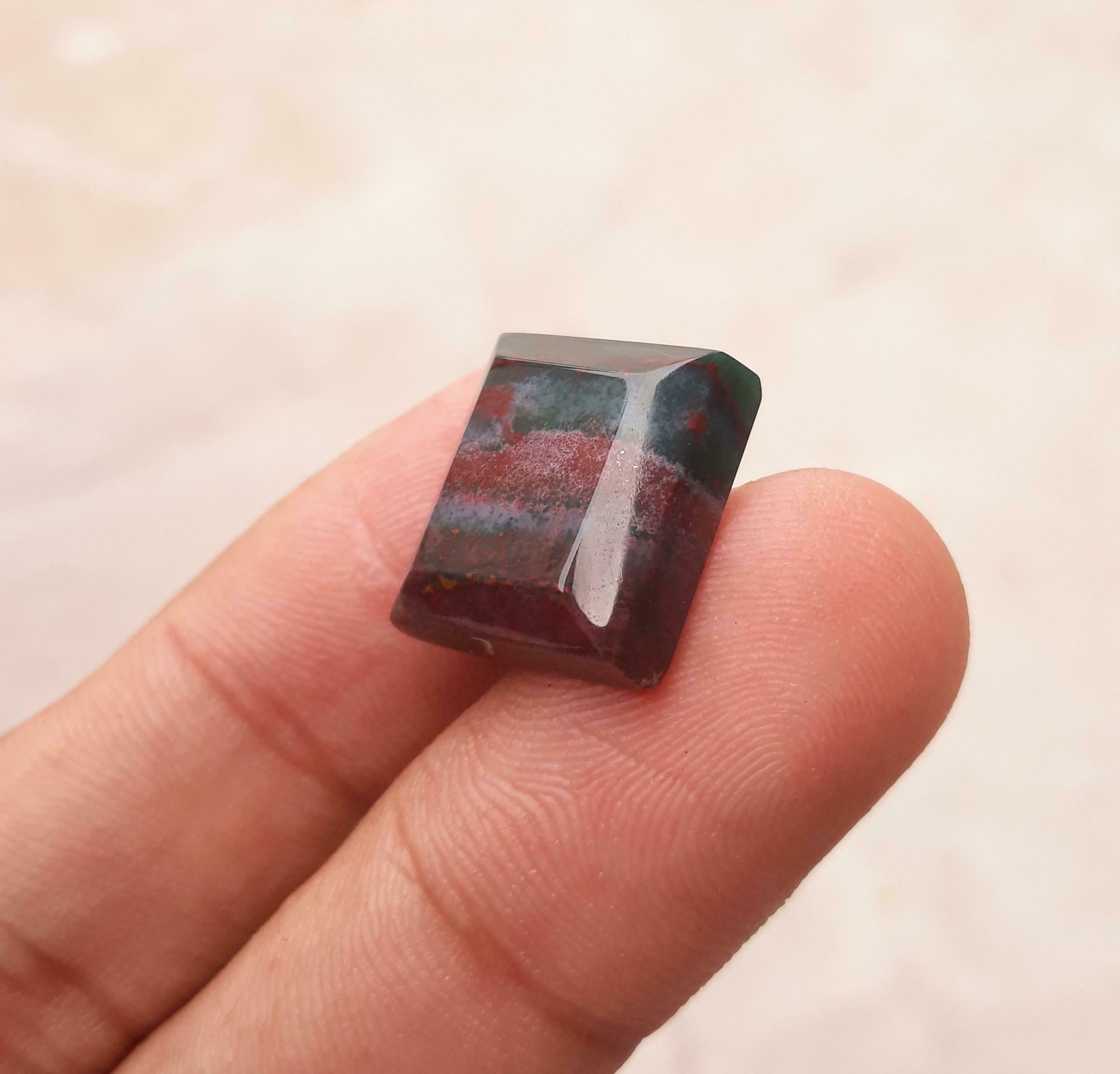 16.4ct Natural High Quality  Blood Stone - Heliotrope - Dimension -17 x15mm