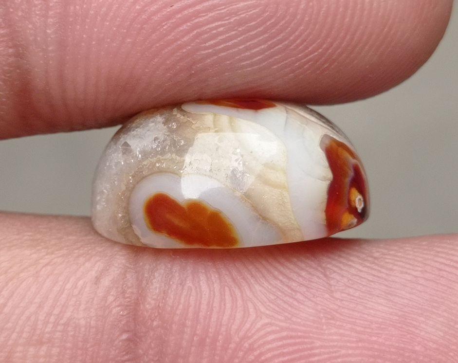 Red / White Agate - Sulaimani Aqeeq - 18x14x8mm