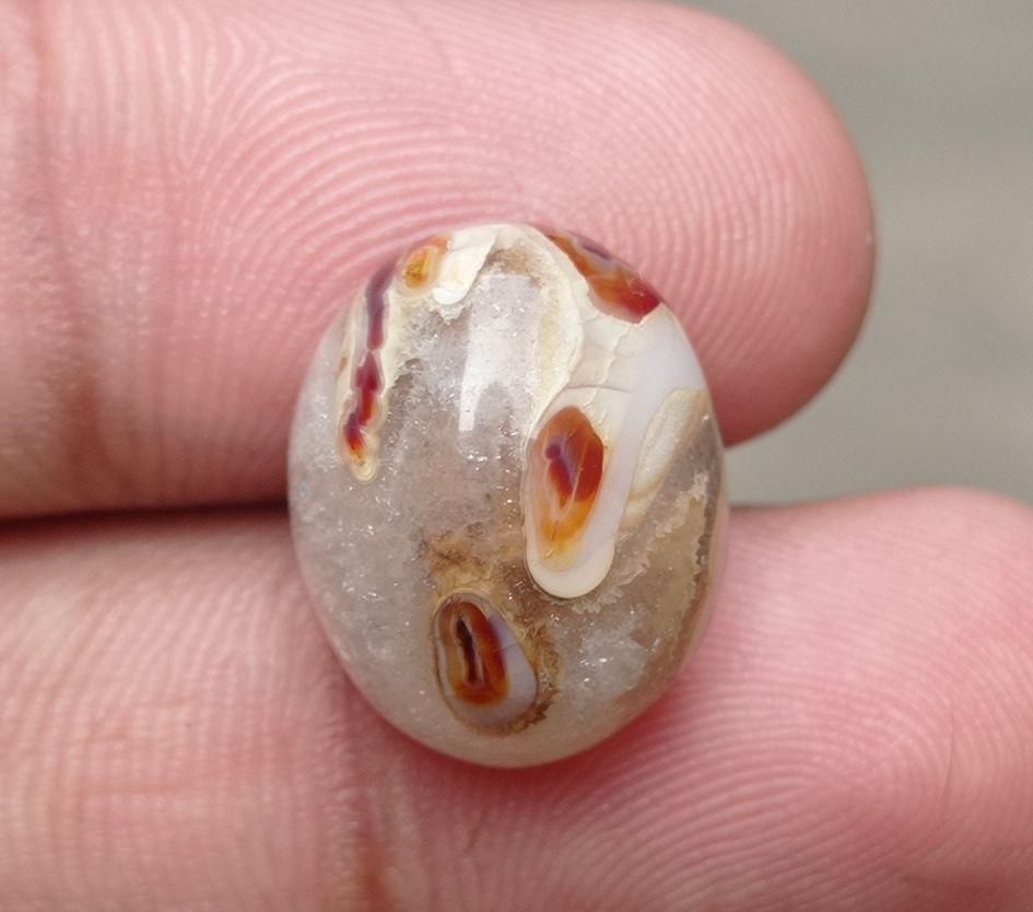 Red / White Agate - Sulaimani Aqeeq - 18x14x8mm