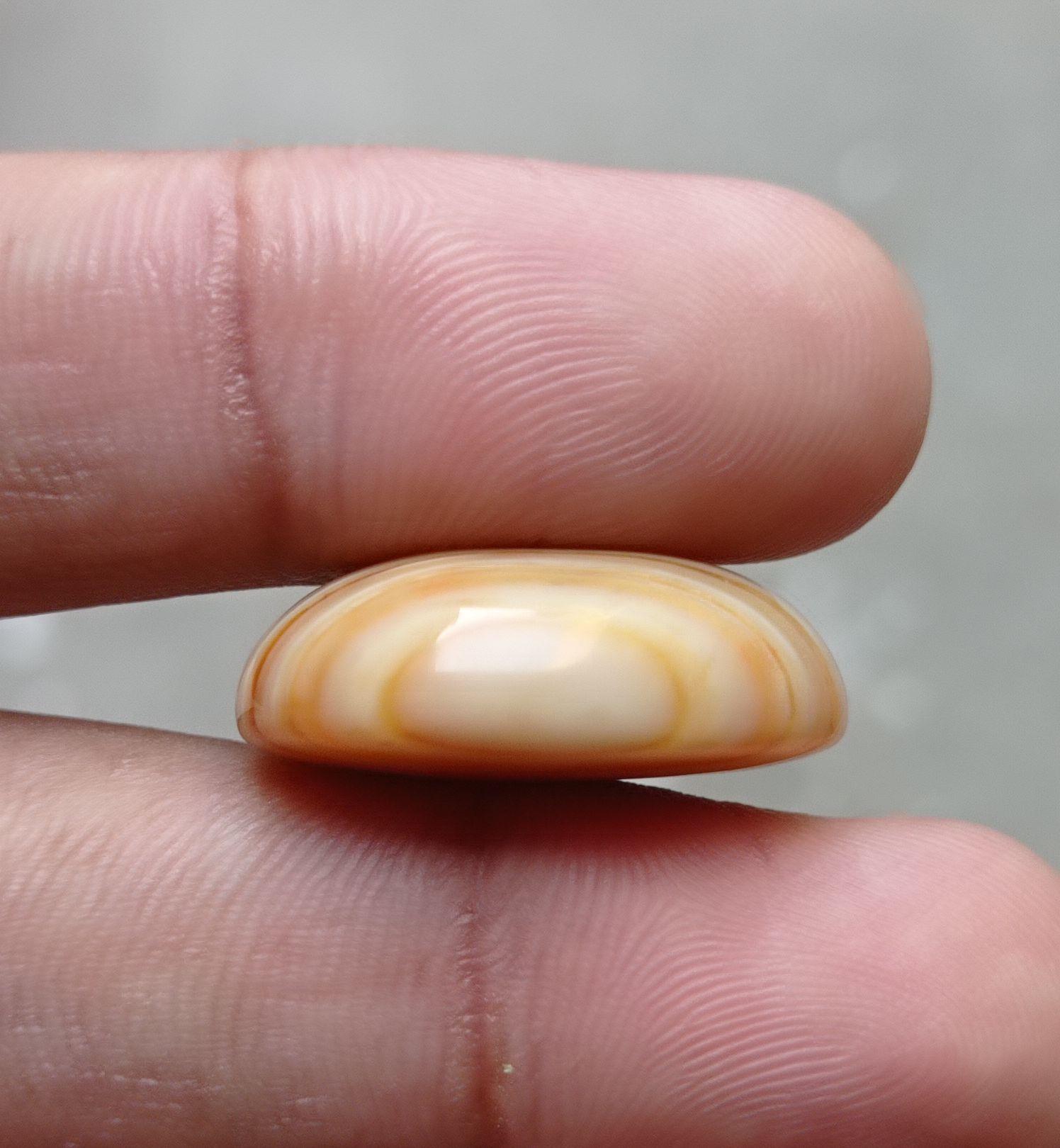 Yellow Banded Agate - Sulaimani Aqeeq Agate -26x19mm