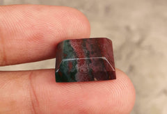 13.5ct Natural High Quality Blood Stone - Heliotrope -16x14mm