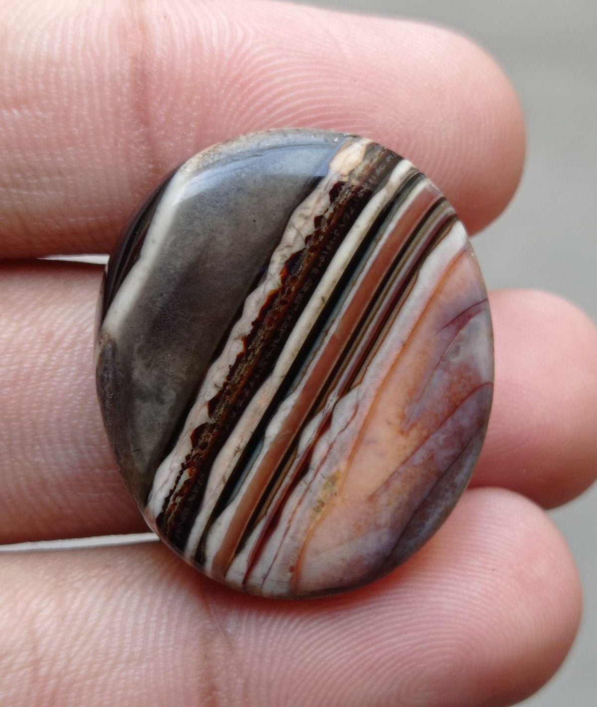 49ct Classy Banded Agate - Sulaimani Aqeeq - 31x27mm