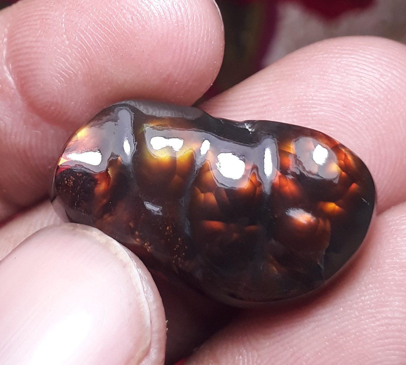 Rare Negro Mexican Fire Agate Carving - Agate De Fuego