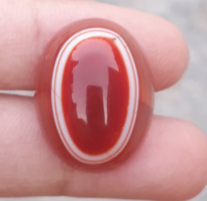 35ct Natural Red Eye Agate For Sale - Aqeeq - Dimension 23x18x12mm