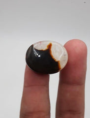 31ct Black/White quartzite Agate - Sulaimani Aqeeq -23x18mm