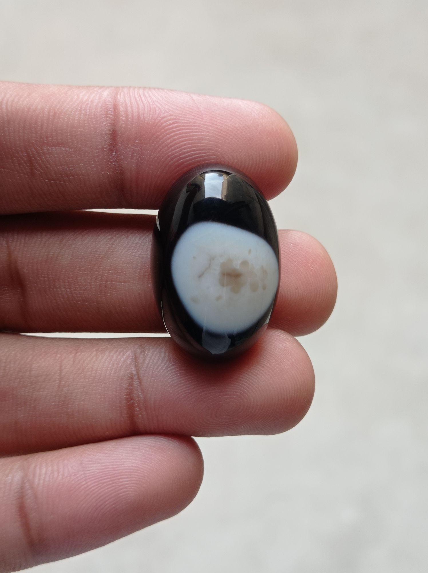 Onyx Agate Cabochon - Sulaimani Aqeeq - 30x20x14mm