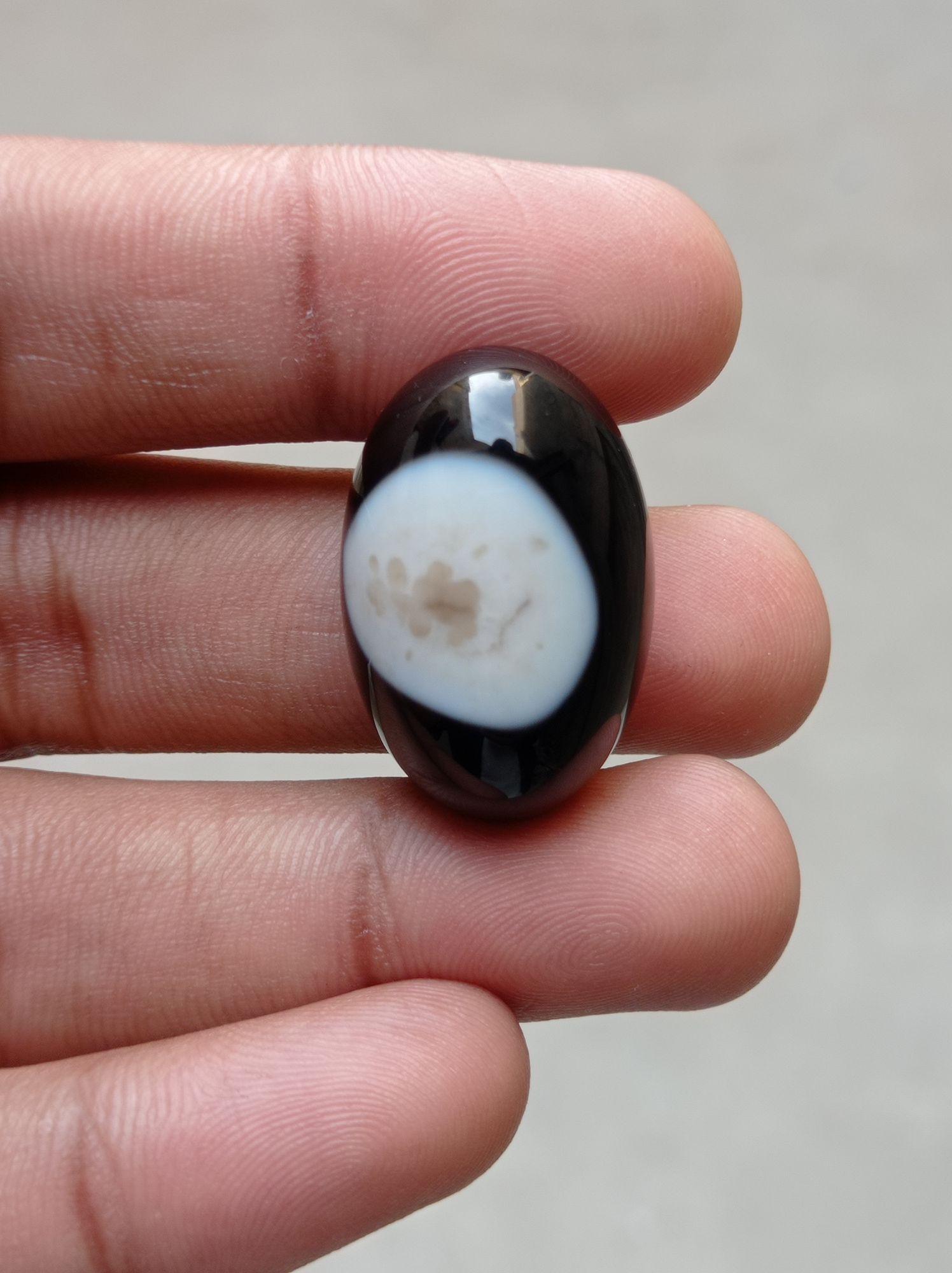 Onyx Agate Cabochon - Sulaimani Aqeeq - 30x20x14mm