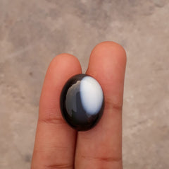 18ct Black Onyx - Beautiful Onyx Gemstone - Onyx Agate - Dimension 19x16x8mm