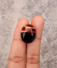 19.6ct Beautiful Layered Agate - Sulaimani Aqeeq