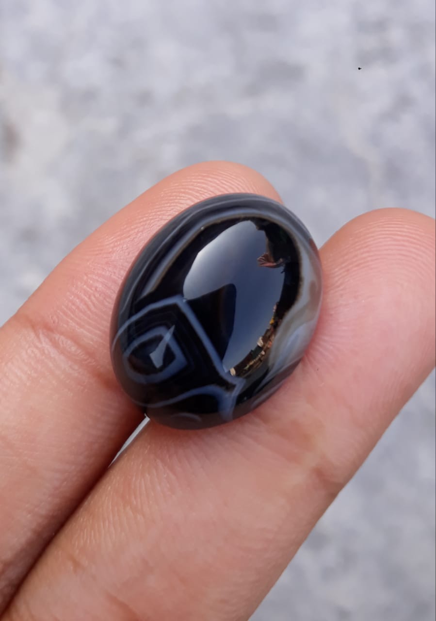 18.5ct Black Onyx - Beautiful Onyx Gemstone - Onyx Agate - 21x18mm